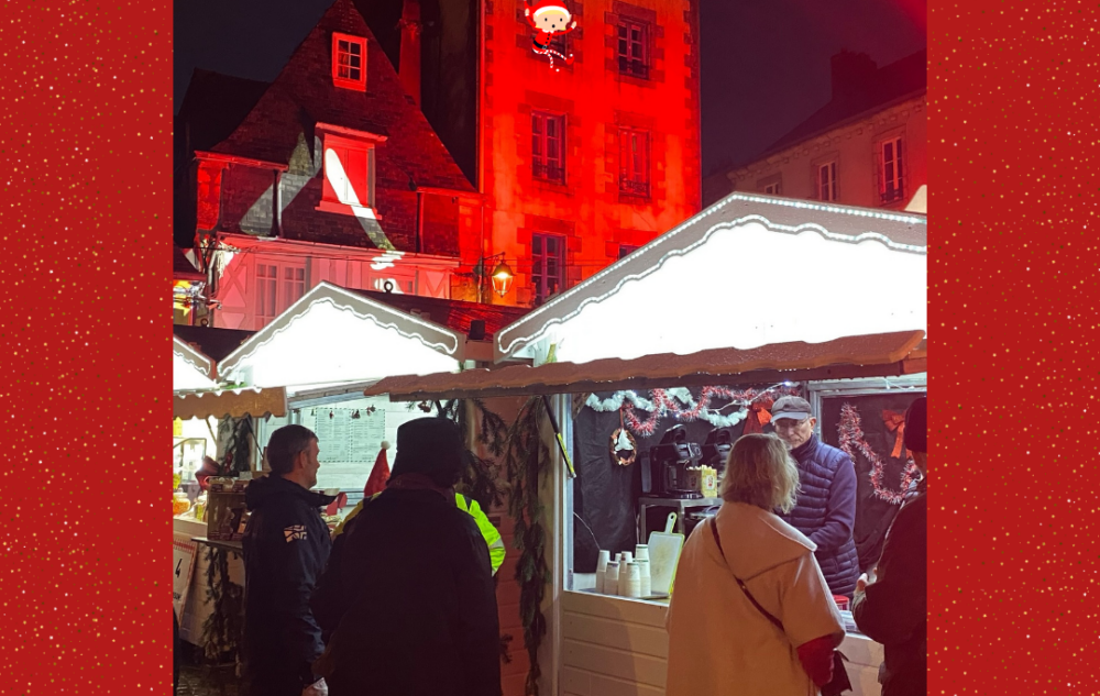 Laissez-vous porter par l’atmosphère chaleureuse et lumineuse du centre-ville, idéale pour préparer les fêtes et découvrir nos chalets pliables en pleine action.