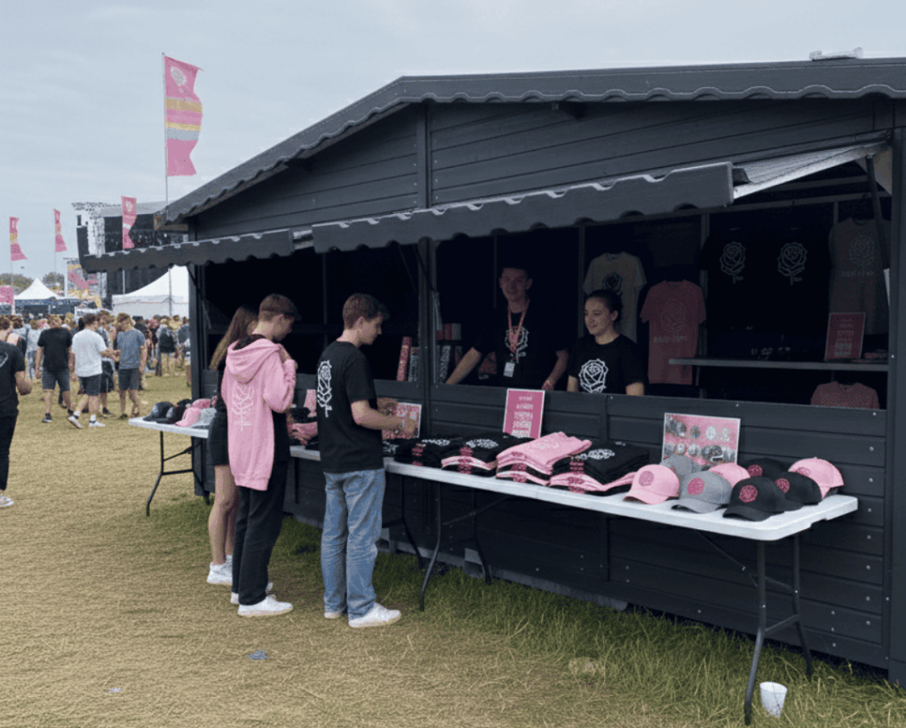 Le chalet pliable en bois offre une alternative durable aux structures classiques, avec un vrai confort d’exploitation.